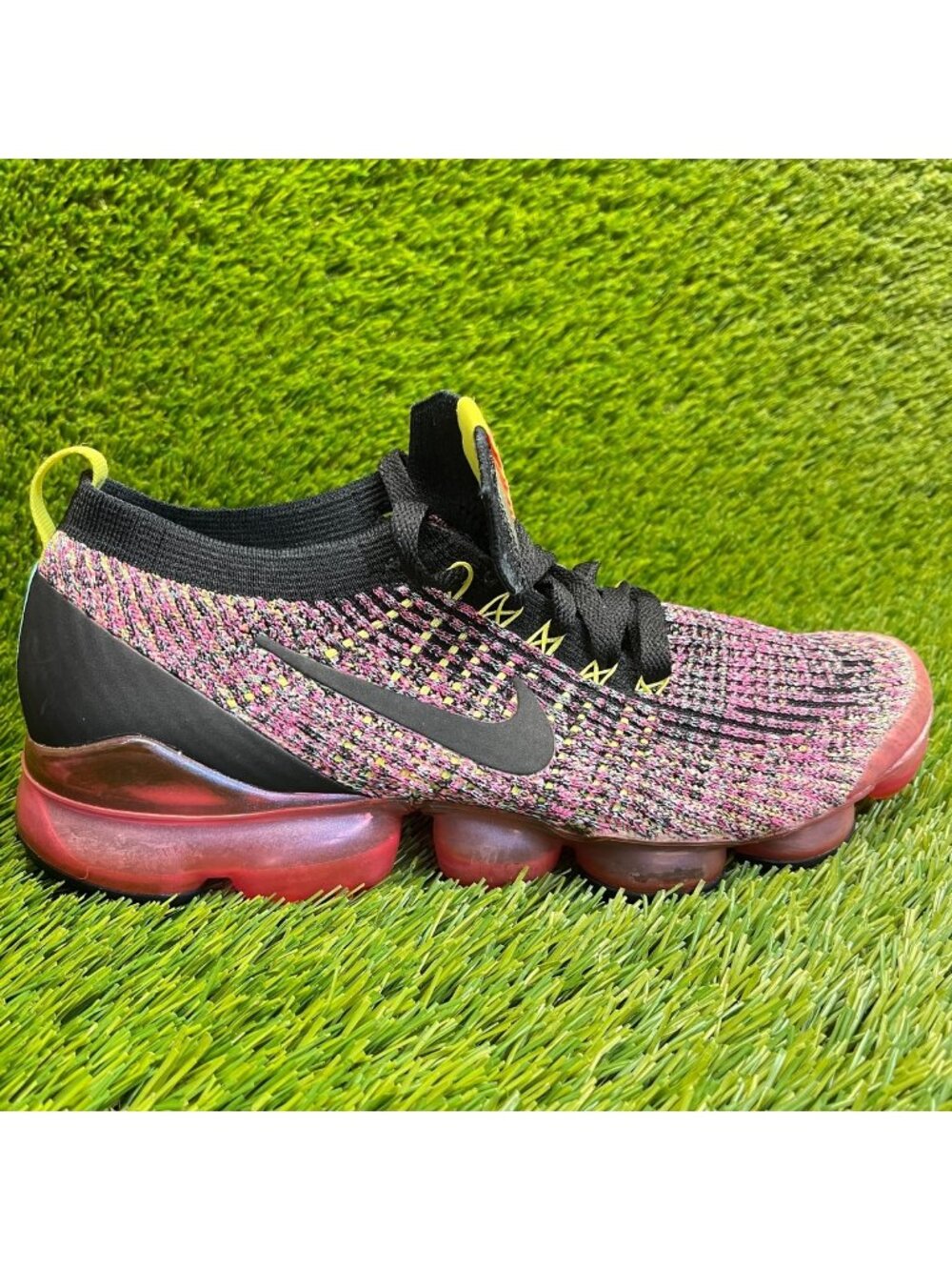 Nike Air VaporMax Flyknit 2 Womens Size 10 Pink Athletic Running Shoes Sneakers